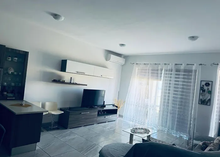 Private Double Bedroom In Marsaskala2 Gazde/Camere de închiriat *